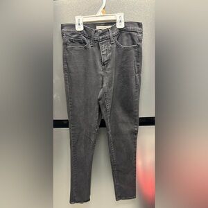 Women’s Levi jeans